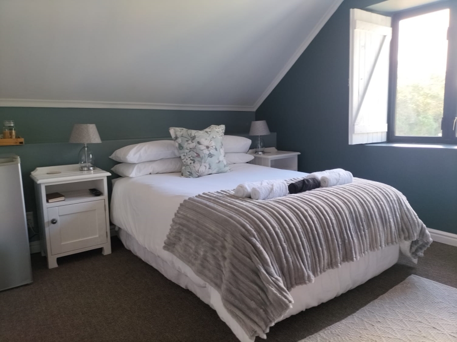 8 Bedroom Property for Sale in Stilbaai Oos Western Cape